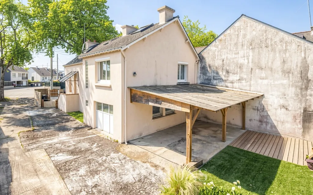 Garden - Charming Stone House with Terrace in Vannes