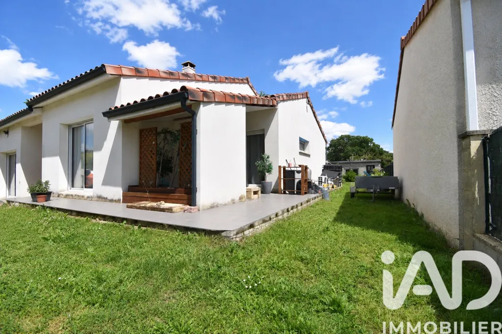 Jardin - Maison 5 Pièces avec Terrasses à Proximité