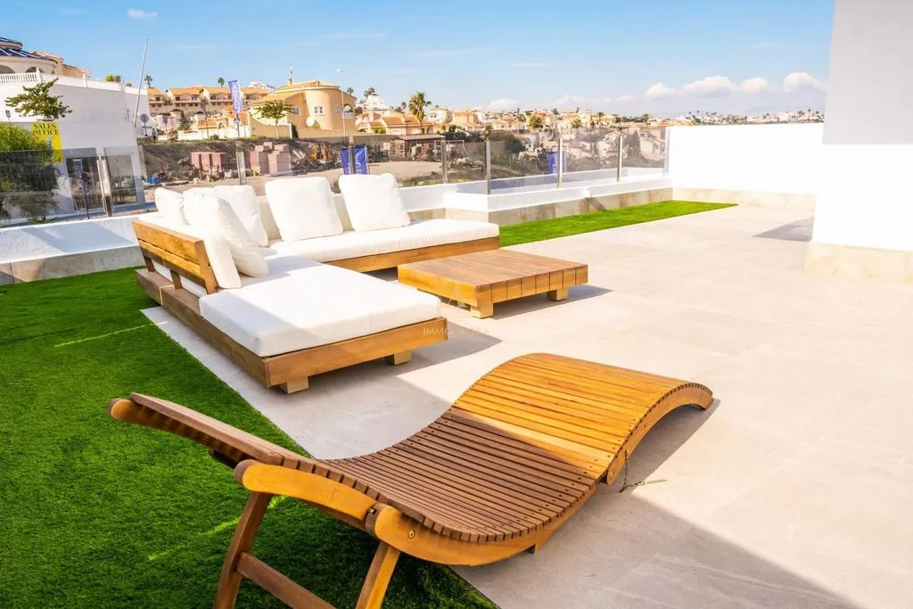 Terrass - Luxury Villa with Golf Course Views in Alicante