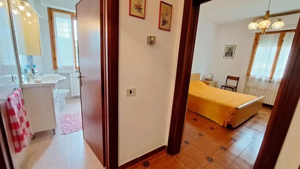 Chambres - Terraced Apartment with Garage in Rosignano Solvay