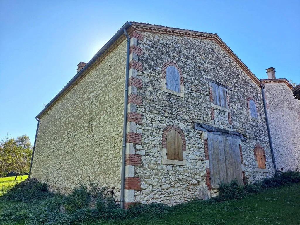 Exterior - Luxury House with Large Plot in Fleurance