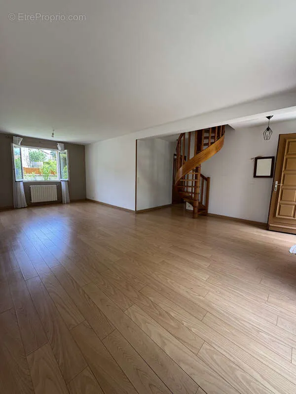 Séjour - Bungalow avec jardin à Landouge