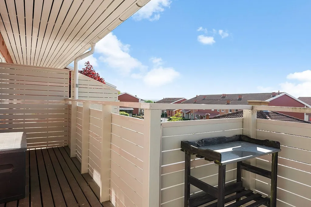 Balcon - Apartment with Balcony in Central Gisle