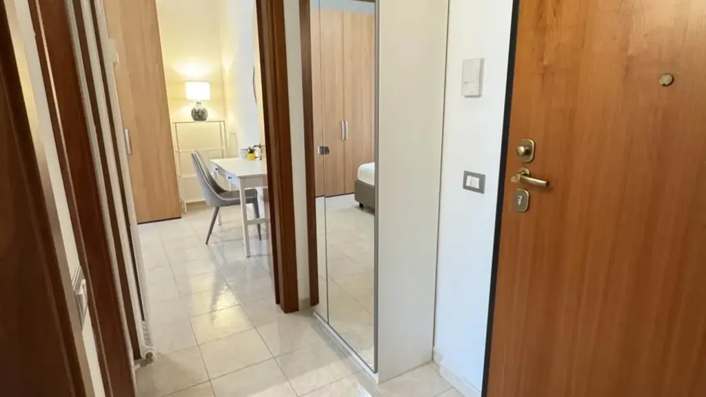 Entrée - 2-Bedroom Apartment with Balcony in Milan