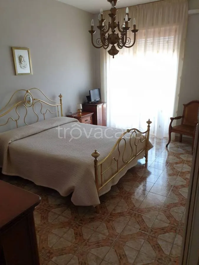 Chambres - Apartment with Double Aspect in Moncalieri