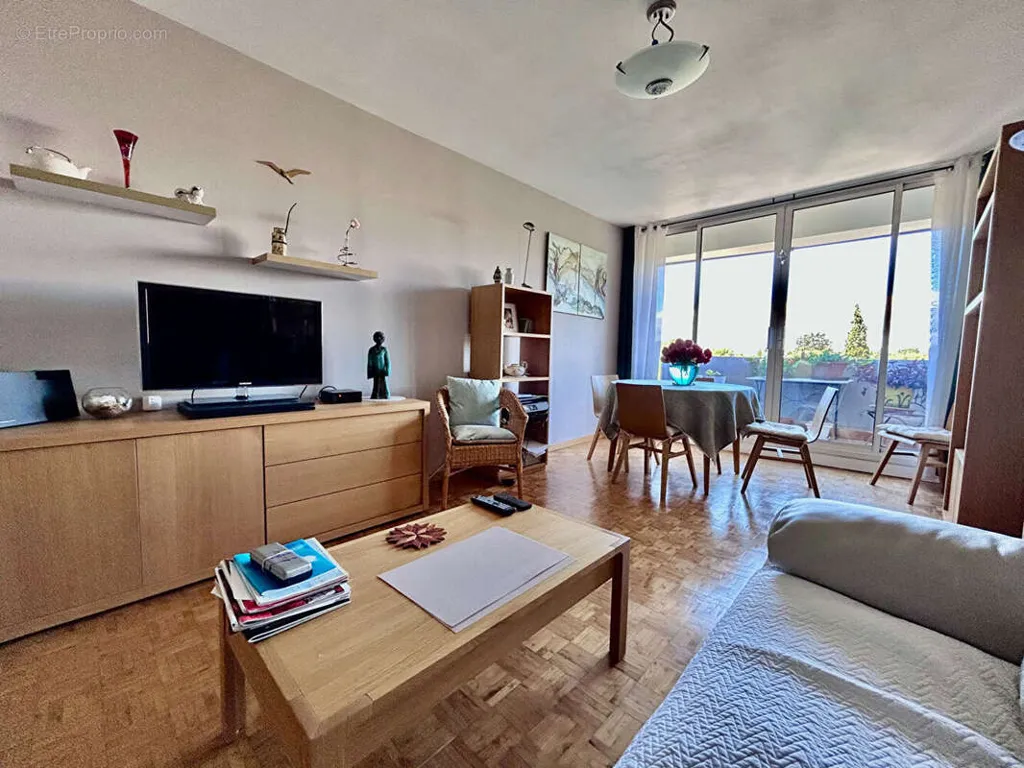 Séjour - Appartement 3 Pièces avec Terrasse à Montpellier