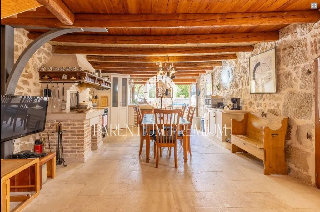 Salle à manger - Charming Stone House with Pool near Poreč