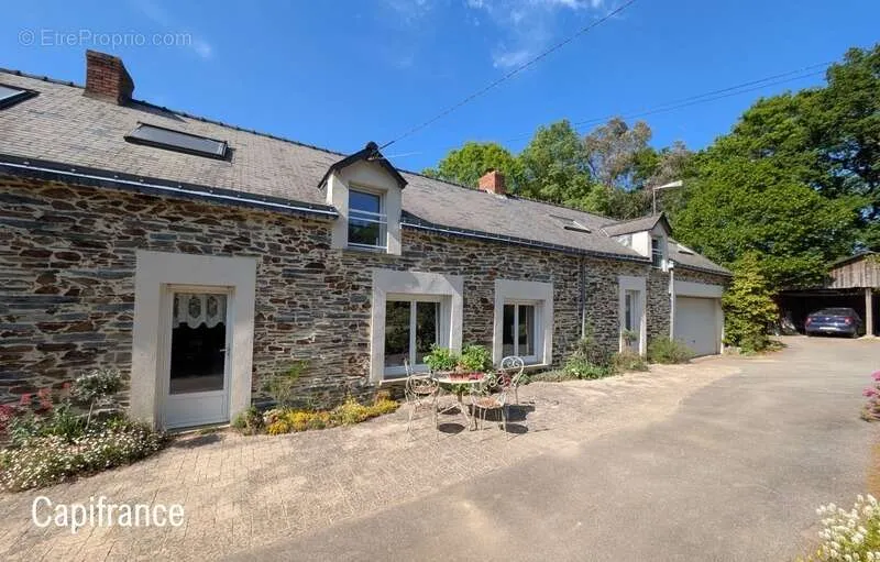 Välivaade - Stone House with Garden in Plessé