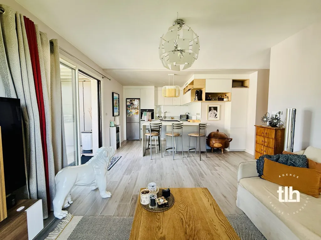 Elutuba - Bright Apartment with Terrace in Lattes