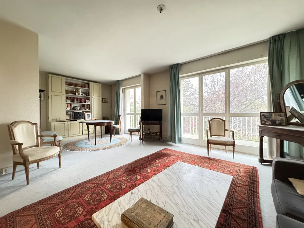 Elutuba - Apartment with Balcony in Chambourcy