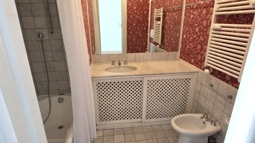 Salles de bain - Historic Trilocale with Double Exposure in Rome