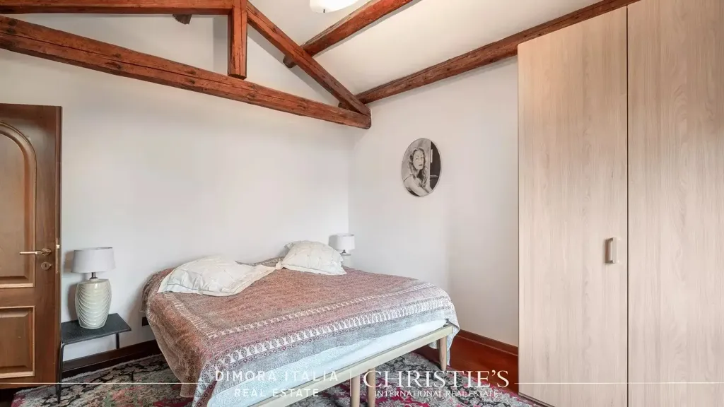 9-room apartment in IT