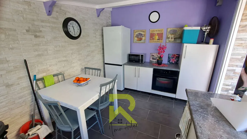 Salle à manger - Appartement Rénové avec Jardin à Narbonne-Plage