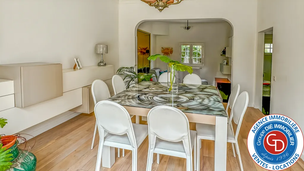 Salle à manger - Villa avec Piscine et Garage près des Plages à Arcachon