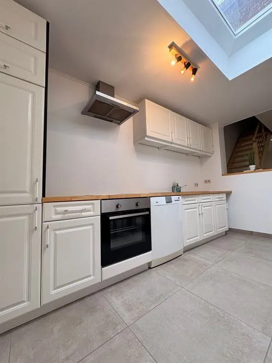 Maison Rénovée avec Jardin près du Centre