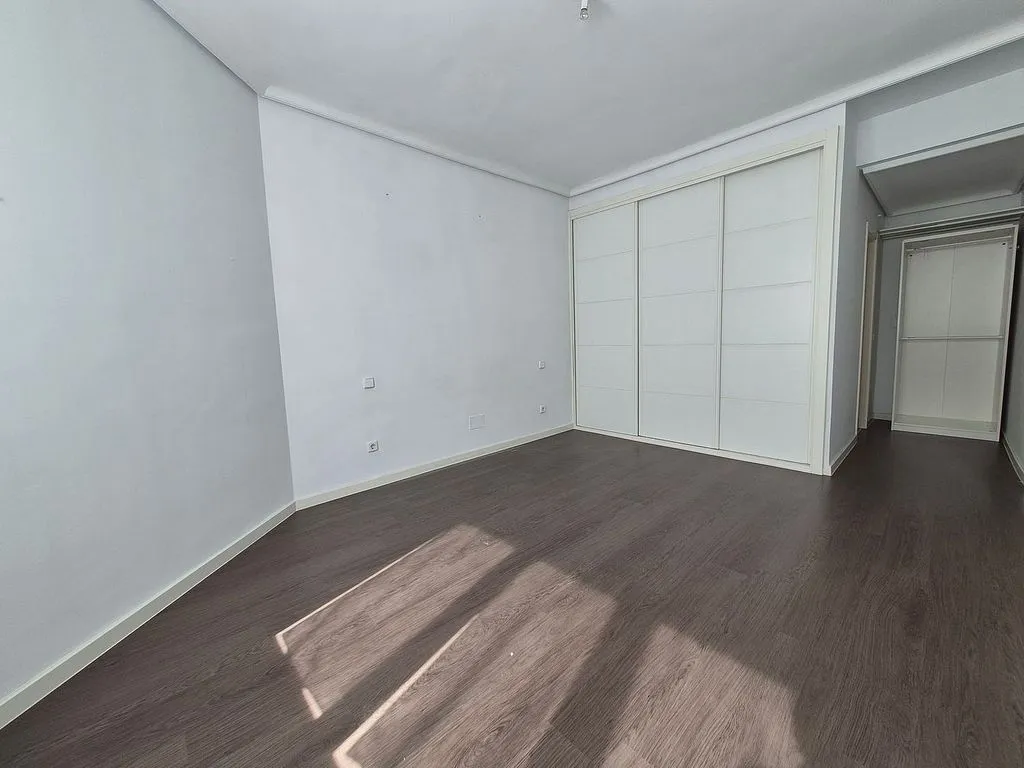 Pièces - Bright 1-Bed Flat with Balcony in Salamanca