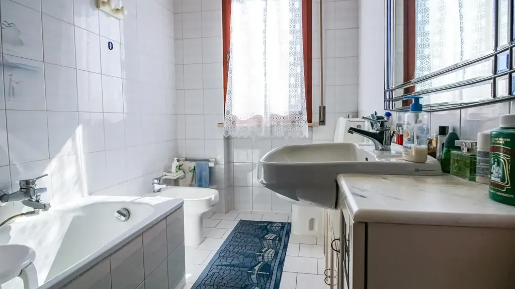 Bathrooms - Apartment with Balcony in Vecchiano Centre
