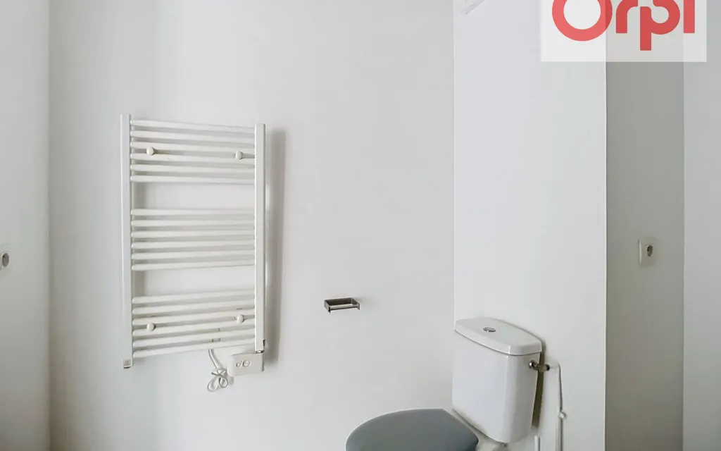 Salles de bain - Appartement T2 Refait à Neuf avec Parking à Choisy-le-Roi