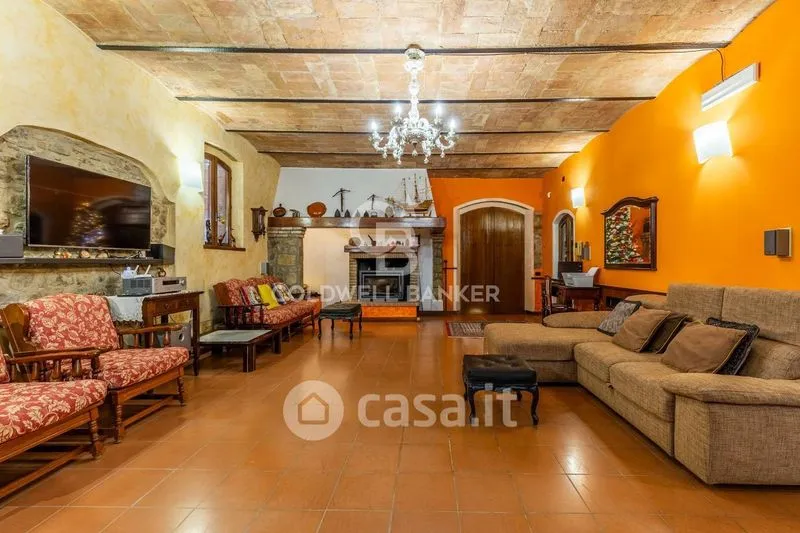 Soggiorno - Rustic Umbrian Casale with Two Units in Perugia