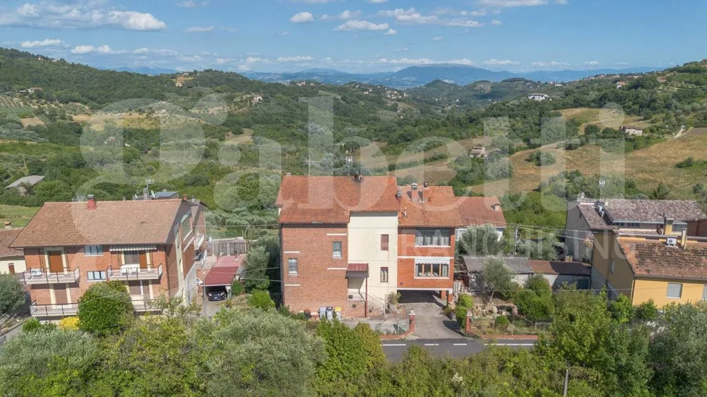 6-room property in Perugia