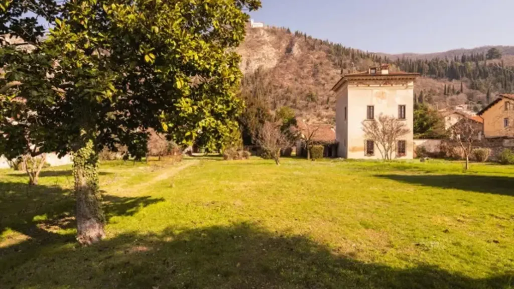 Aed - Historic Villa with Tower in Provaglio d'Iseo