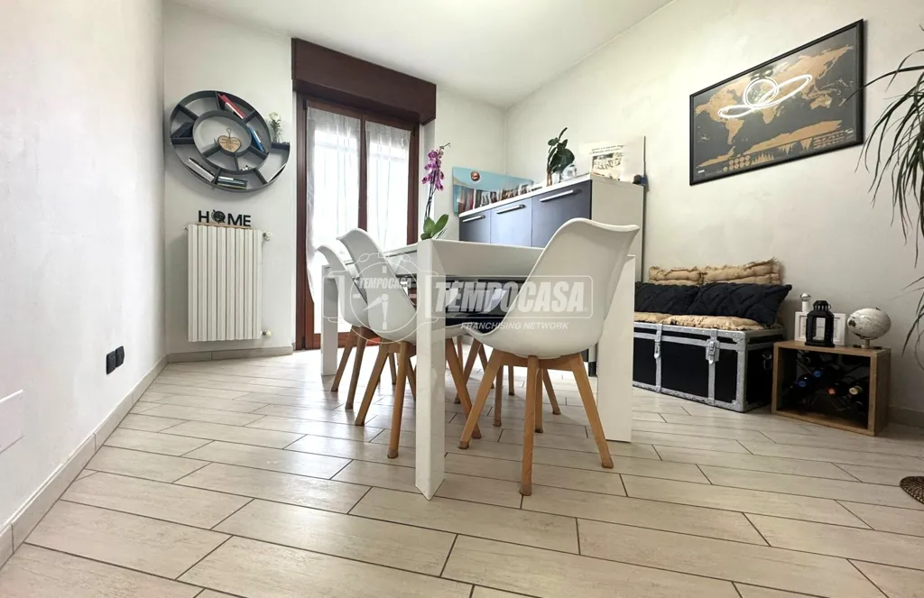 Söögituba - Modern Apartment with Triple Aspect View in Givoletto