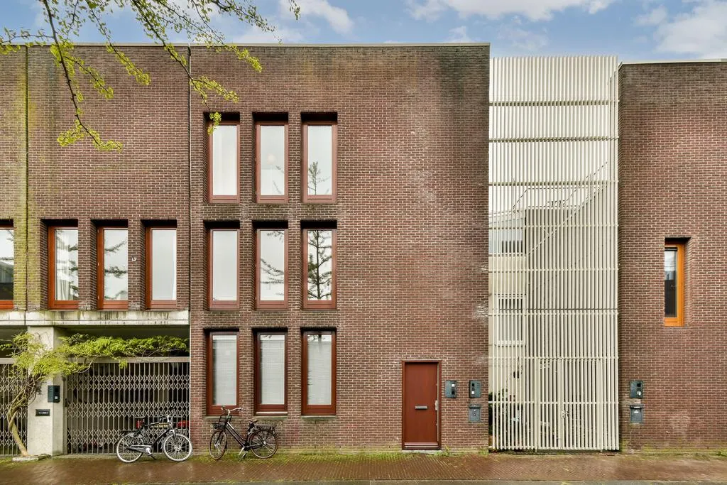 Välivaade - Modern Apartment with Balcony in Amsterdam