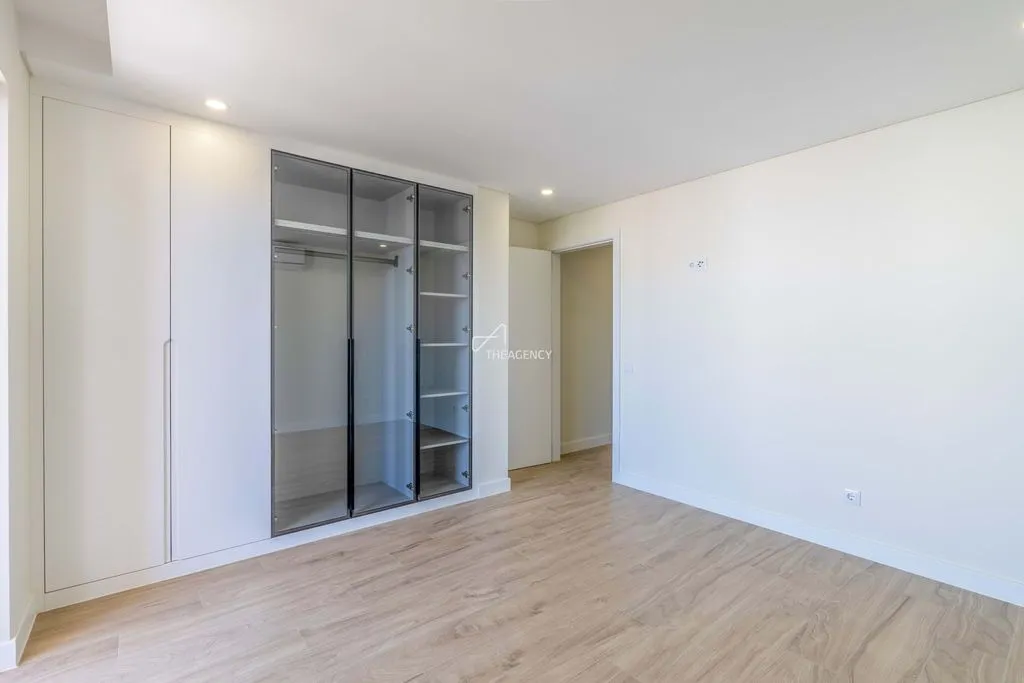 Pièces - Contemporary Flat with Balcony in Almancil