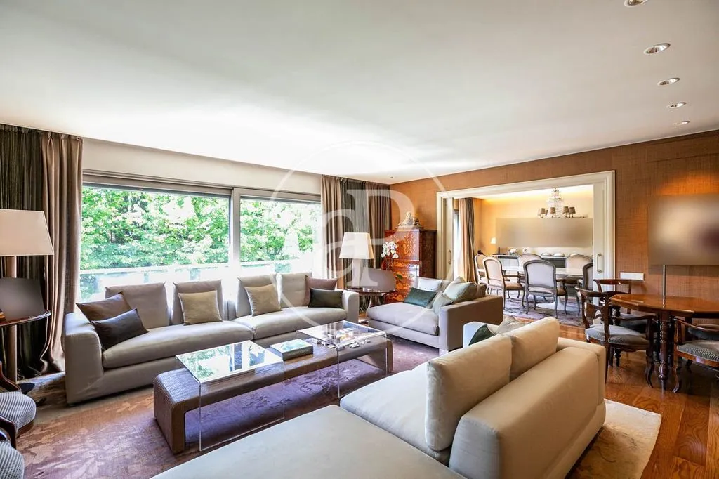 Séjour - Luxury Apartment with 24/7 Concierge in Tres Torres