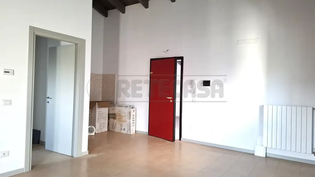 Pièces - Studio Apartment with Parking in Bondeno