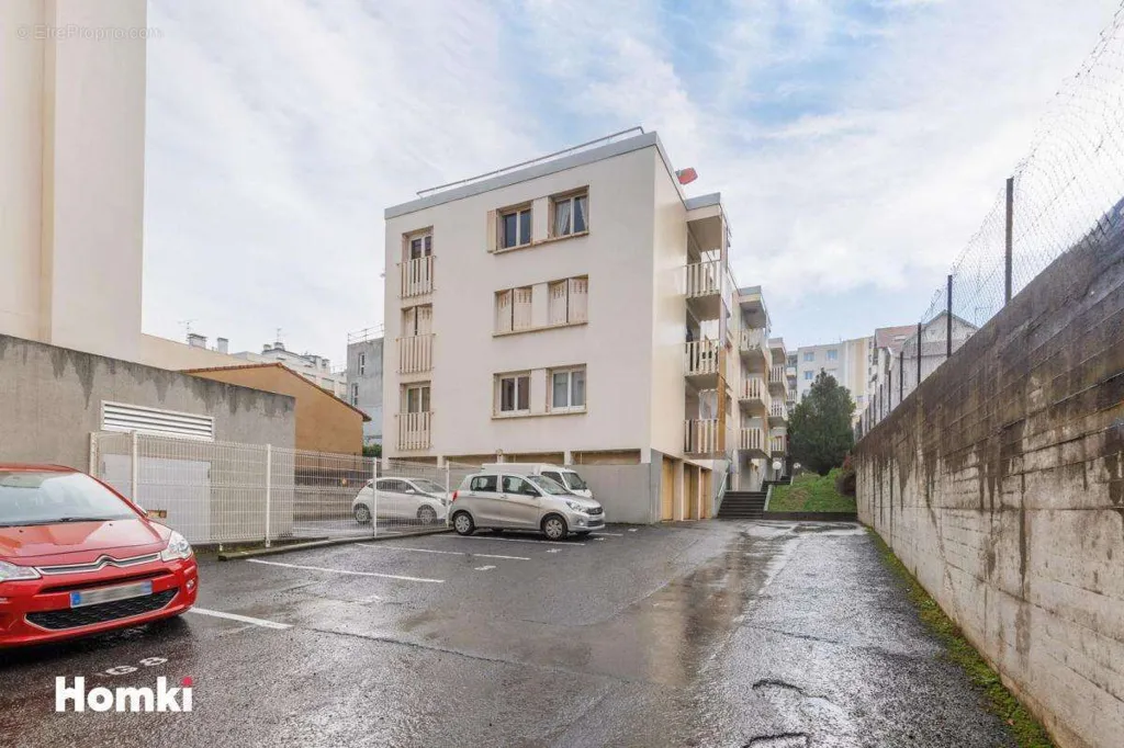 Välivaade - Top Floor Flat with Loggia in Clermont-Ferrand