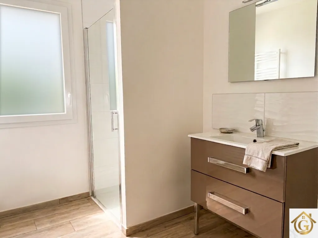 Vannitoad - Contemporary Flat in Saint-Saturnin with Garden