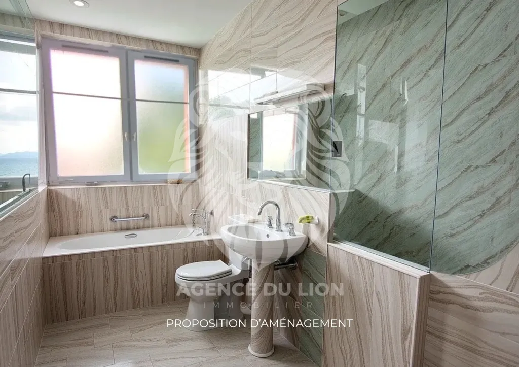 Badezimmer - 3-Bedroom Flat to Renovate in Beauchamp Centre