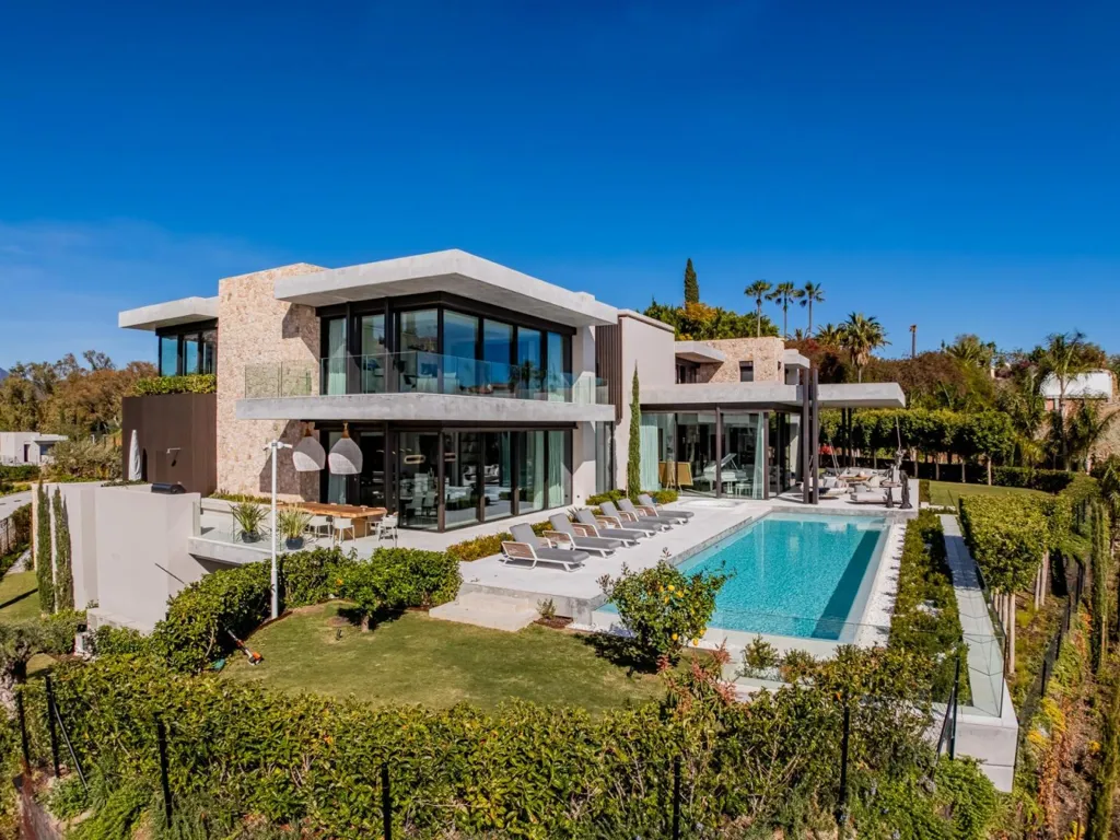 Bassein - Detached Villa with Infinity Pool in Benahavís