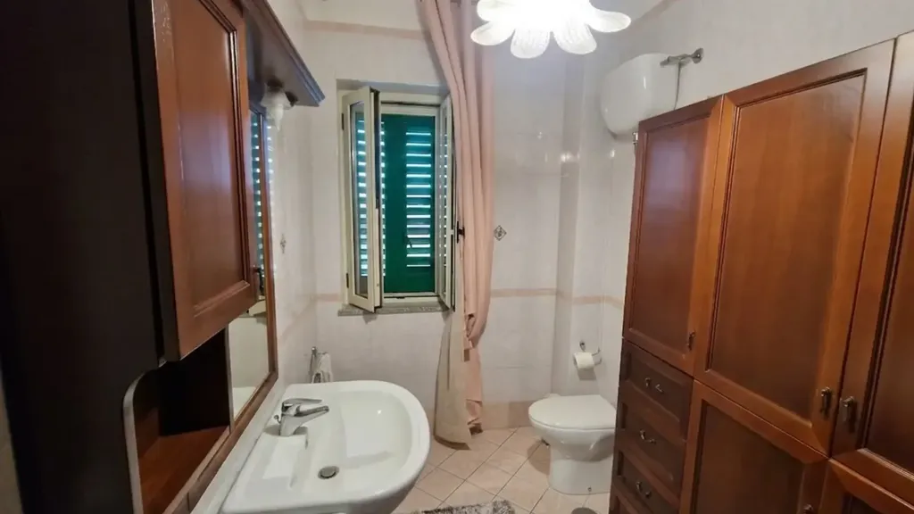 Vannitoad - Apartment with Two Balconies in Curti