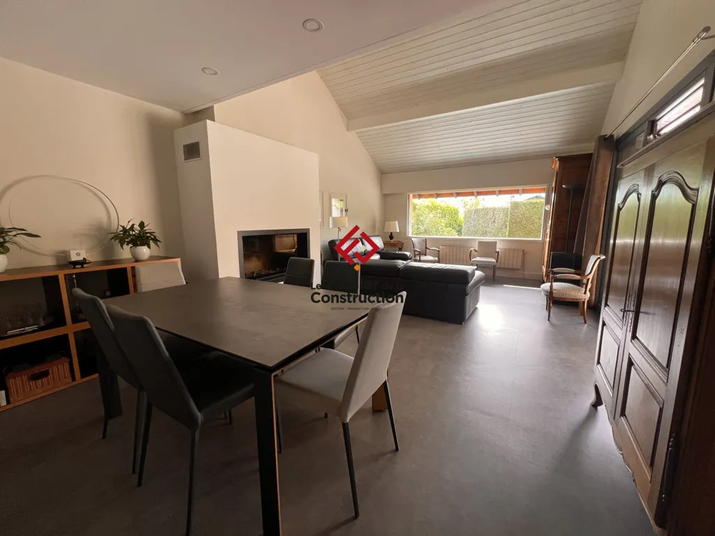 Salle à manger - Maison Familiale avec Piscine à Saint-Ismier
