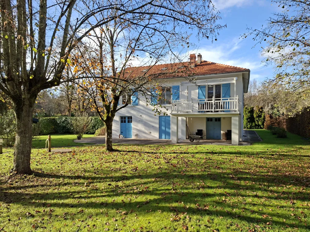 Välivaade - Character House with Pool in Verdant Setting