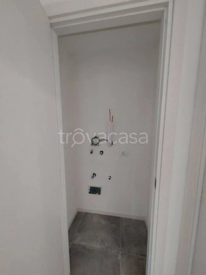 Esik - Newly Refined Apartment with Balcony in Pesaro