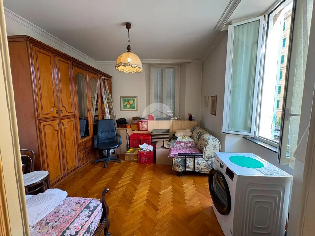 Bedrooms - Spacious 6-Room Apartment in Genoa