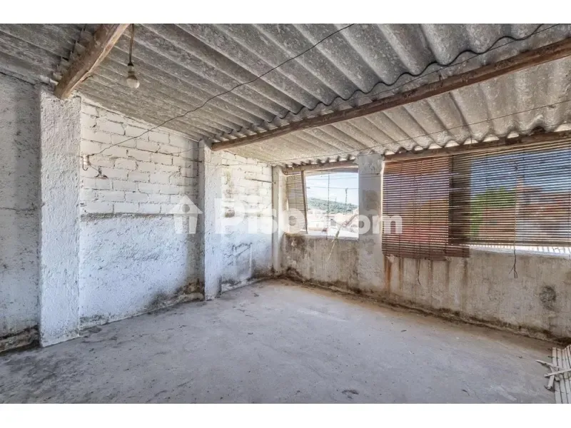 Rooms - House to Renovate in Güevéjar