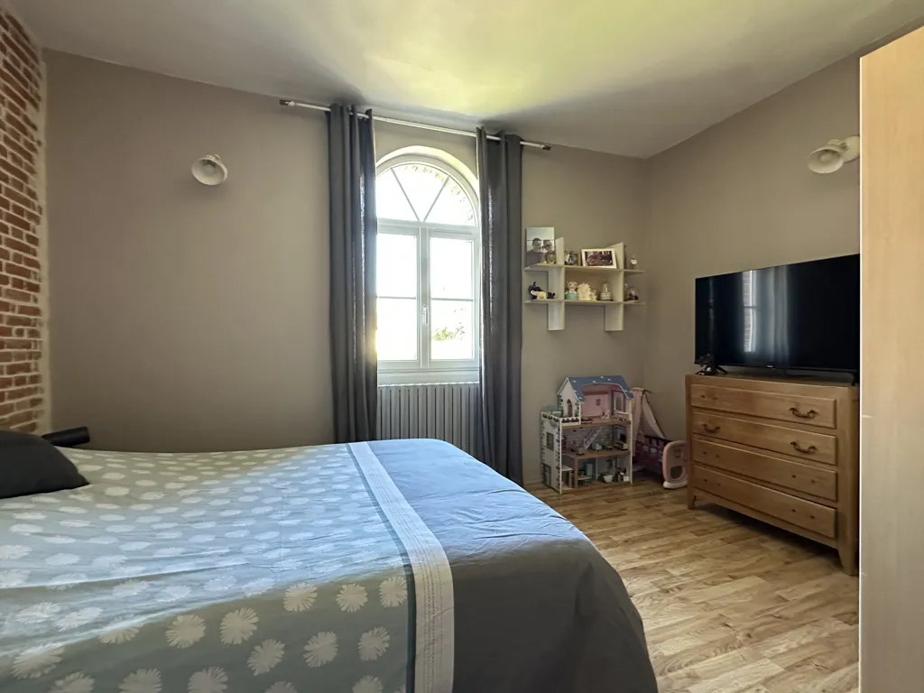 Magamistoad - Charming 8-Piece House with Garden in Croth