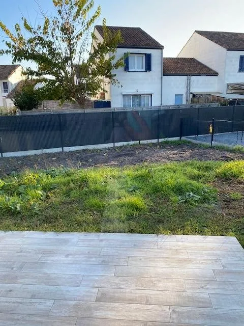 Aed - Terraced House with Garden in Pessac
