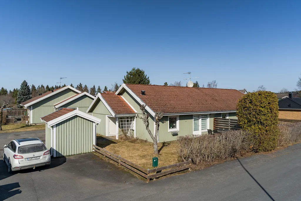 Õhuvaade - Duplex with Garden in Tenhult