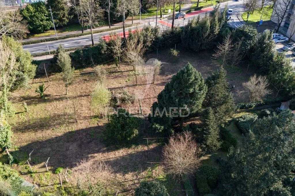 Õhuvaade - Development Land with Shops in Guimarães