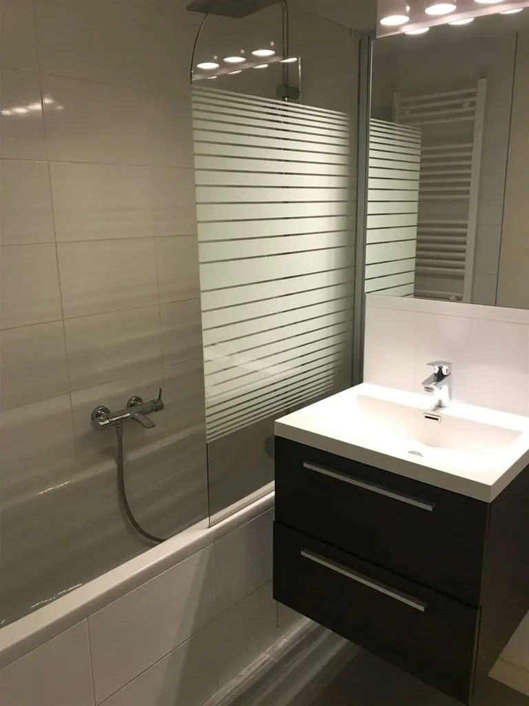 Bagni - Duplex with High Ceilings near Squares District
