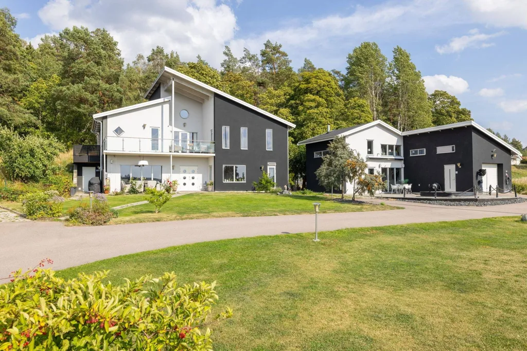 Välivaade - Architectural House with Mälaren View in Strängnäs