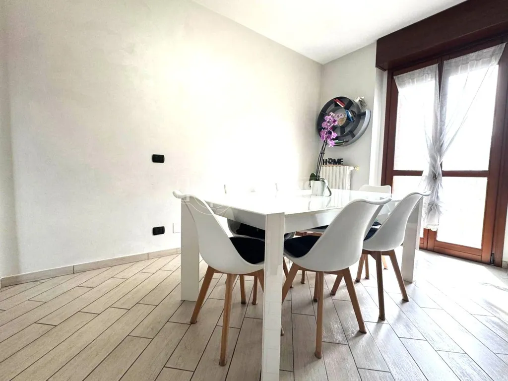 Söögituba - Modern Apartment with Triple Aspect View in Givoletto