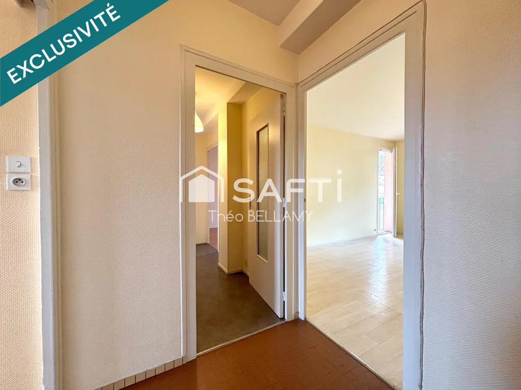 Esik - Balcony Flat in Quiet Location