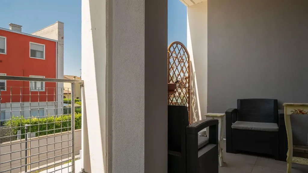 Balcone - Modern Apartment with Balcony in Medicina