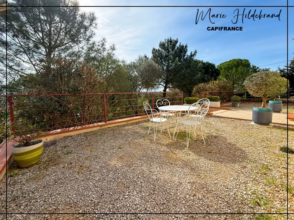 Terrace - Spacious Property with Valley View near Valence d'Agen